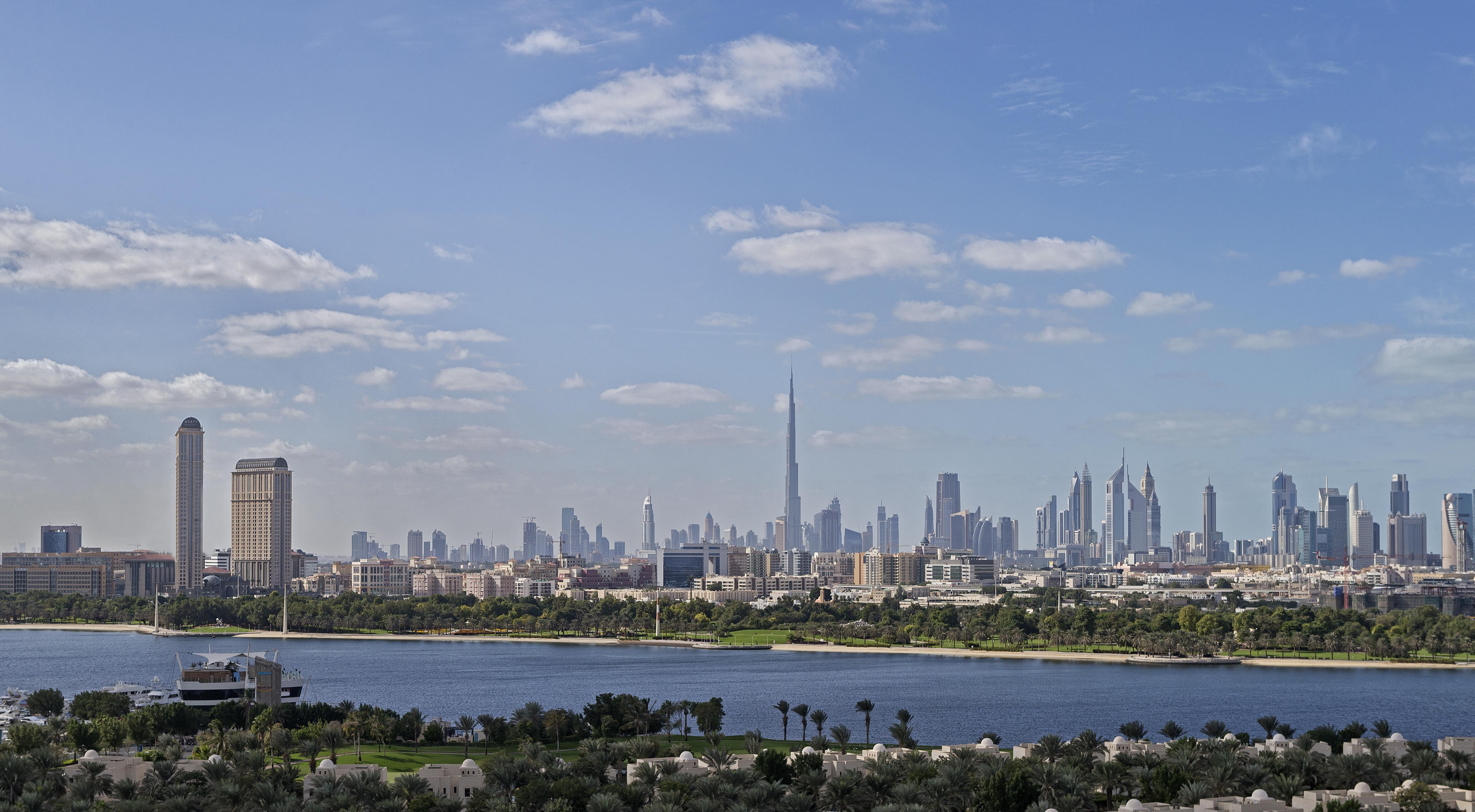 حياة ريجنسي دبي كريك هايتس المظهر الخارجي الصورة